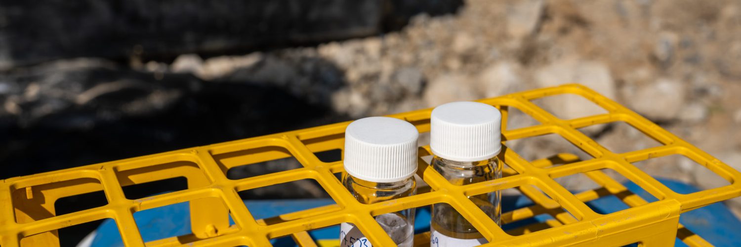Chemische Analysen von Boden, Wasser, Luft und Baustoffen